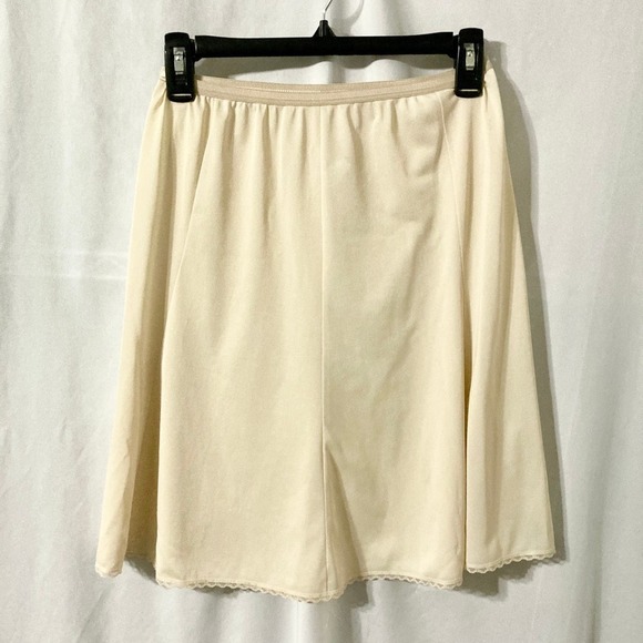 Vanity Fair Women's M Vintage Beige Satin Half Slip - Picture 2 of 8